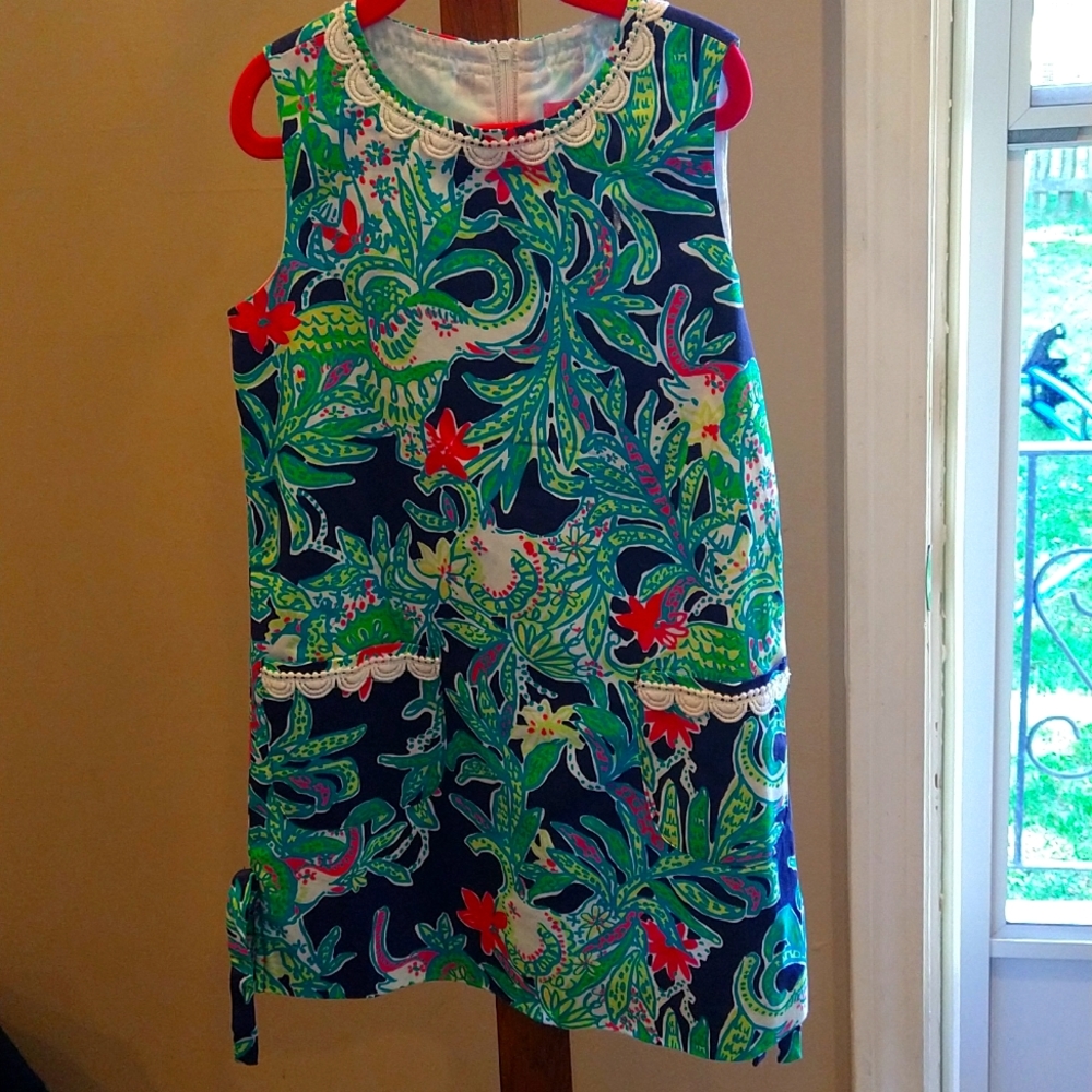 Lilly Pulitzer Bright navy truck show classic shif